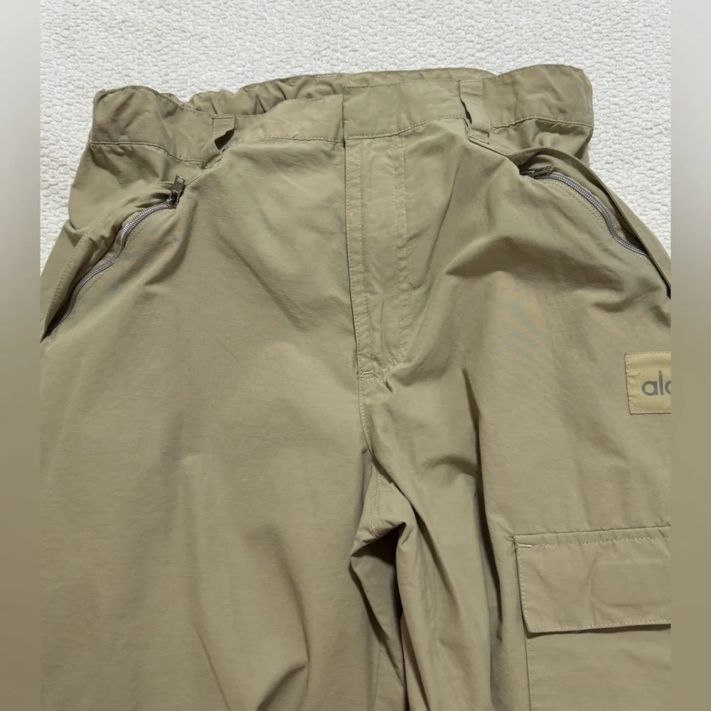 ALO Yoga khaki Cargo Ankle Pants